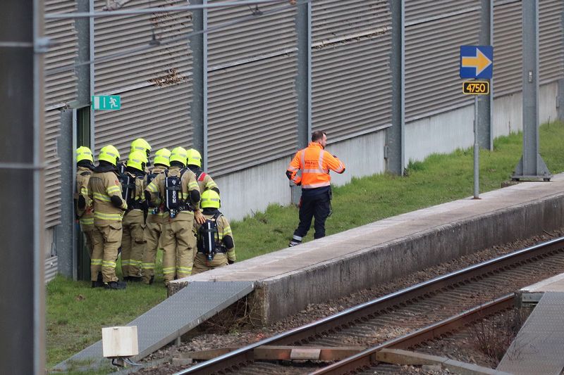 Goederentrein met rookontwikkeling strandt in tunnel te Zevenaar